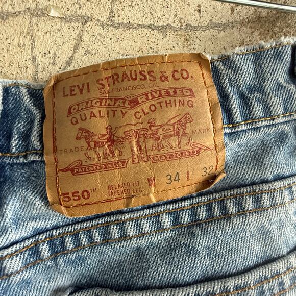 Vtg 90s Levi’s 550 Jeans Mens 34x32 Relaxed Fit Tapered Leg Light Wash Denim USA - Picture 6 of 9